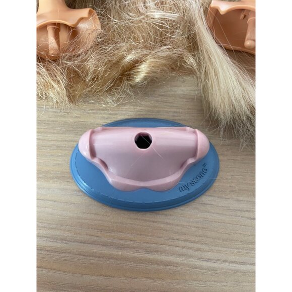 My Scene Swappin' Styles Barbie Heads & Stand - Picture 2 of 9